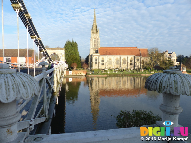 FZ025234 Birdge and church in Marlow